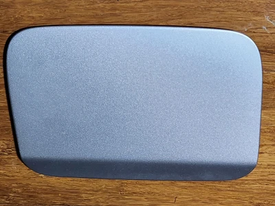 09 10 11 BMW 328XI 328i 323i 325i E90 PUERTA DE LLENADO TANQUE GASOLINA Plateado Serie 3 Foto 1 de 4