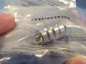 NEW EATON VITON MALE SS FD56-1062-02-04 Made by AEROQUIP B718 - Picture 1 of 5