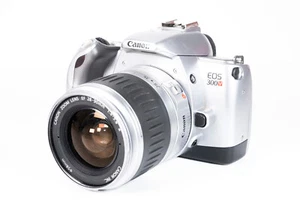 Canon EOS 300 V 35 mm AF SLR fotocamera pellicola 28-90 mm teleobiettivo zoom - Foto 1 di 3