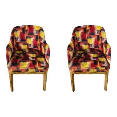 Silla estilo moderno Mid-Century tapizada multicolor y marco de nogal, un par Foto 1 de 4