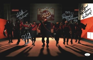 Robin Atkin Downes +4 Signed 11x17 Team Fortress 2 Autograph Photo Valve JSA COA - Picture 1 of 3