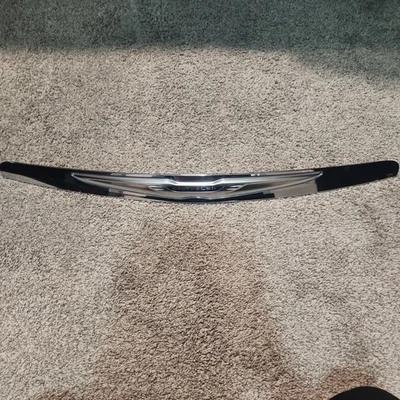 ✅ 11 12 13 14 Chrysler 200 capó delantero moldura panel BARRA CENTRAL cromo OEM  Foto 1 de 2