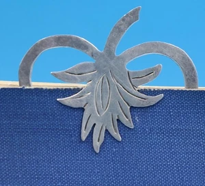 VINTAGE STERLING SILVER BOOKMARK - ABSTRACT FLORAL - 5 CM -    [94] - Bild 1 von 1