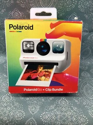 POLAROID GO AND CLIP BUNDLE (ROC033690) - Image 1 of 4
