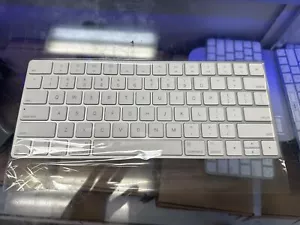 Apple Wireless Magic Keyboard A1644 MLA22LL/A Japanese German French Canadian - Picture 1 of 10