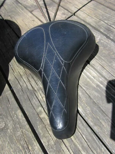 APEX SIN SUNG KOREA ST101 Bicycle Seat For parts only AS IS - Picture 1 of 8