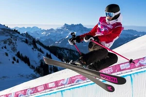 Freestyle Skiing, Ski, Eileen Gu, Snow, Gold medal Poster 24x36 - Picture 1 of 1