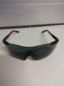 ✅ ESS Black Sun Glasses Unisex pre owned - Picture 1 of 12