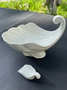 Cuenco de pedestal de una sola manija Cornucopia/centro de mesa con cuchara - Imagen 1 de 5