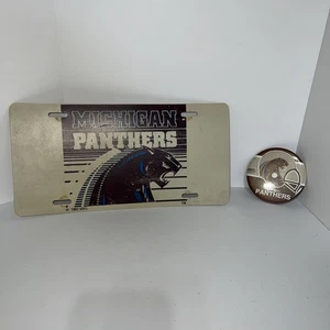 Lotto di spille vintage 1982 USFL Football Michigan Panthers Vanity Plate e 1983 - Foto 1 di 16