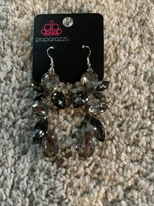 Paparazzi Jewelry Earrings - Picture 1 of 3
