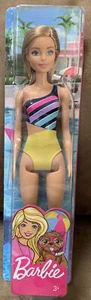MATTEL BEACH BARBIE DOLL BLUE EYES - Picture 1 of 2