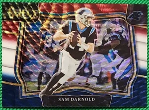 SAM DARNOLD/75 2022 Panini Select Rojo Blanco Azul Prizm Field Level Panthers SP - Imagen 1 de 2