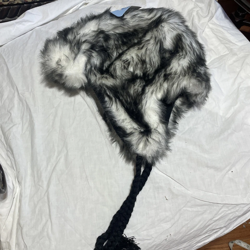 Women's Nochilla Winter Wear Ear Flat Hat - Faux Fur One Size Brand New w/ Tags - Image 1 of 4