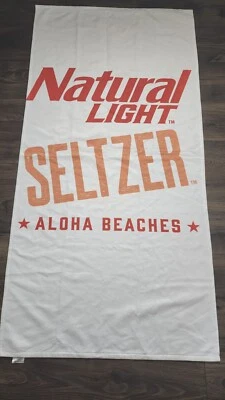 Toalla de playa promocional cerveza Seltzer luz natural playas Aloha Foto 1 de 2