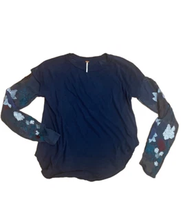 NWOT Rare sold out Free People navy oversized tee with mesh floral sleeves XS - Picture 1 of 6
