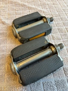 Vintage Schwinn Bicycle 3 1/4” Reflector Pedals 1970’s Stingray Midget Lil Chik - Picture 1 of 7