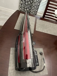 2015-2020 Cadillac Escalade Tail light Driver Side LEFT ORIGINAL GM OEM +EXCELLE - Picture 1 of 15