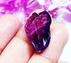 21,10 ct violetter Taaffeit ungeschliffen grob zertifiziert loser Edelstein mit kostenlosem Geschenk - Bild 1 von 7