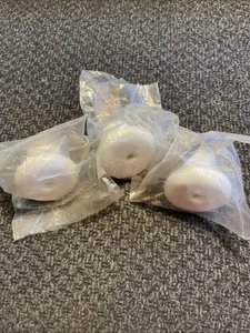 Posten 3 Vintage NOS weiß Porcelean Schublade Tür Zugknopf im Paket Durchgangsloch - Bild 1 von 6