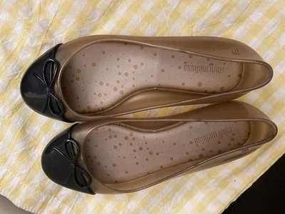 Mini Melissa Sweet Love Gorra Puntera Rosa/Negro, Talla Niño 2 Foto 1 de 4