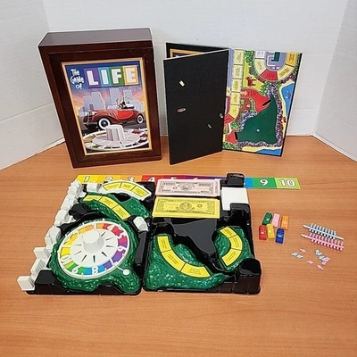The Game of Life: Colección de juegos vintage caja de madera estantería completa para libros Foto 1 de 4
