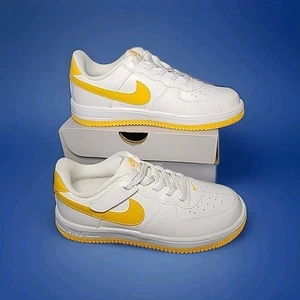 KINDER GRUNDSCHULE NIKE AIR FORCE 1 LOW EASYON WEISS/UNIVERSITY GOLD GRÖSSE 3Y - Bild 1 von 9