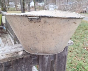 Vintage Metal Wash Basin - Picture 1 of 8