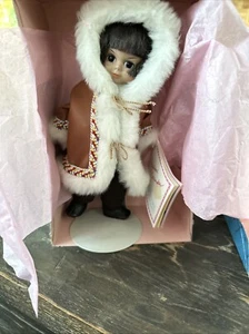 🔥Neu im Karton Vintage Alaska Eskimo Madame Alexander Puppe 8 Zoll - Bild 1 von 1