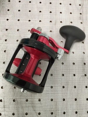 AVET MXL 5.8-MC Right-Hand Reel Ships from Japan - Image 1 of 4