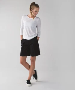 Lululemon Women's Long Story Short Golf Black Pleated Bermuda Casual Size 6 - Picture 1 of 7