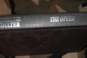 Book:The Offer by Catherine Coulter-Hardcover - Picture 1 of 1