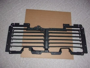 2017 2018 2019 GMC YUKON CADILLAC ESCALADE ACTIVE COOLING SHUTTER 5.3 / 6.2 OEM - Picture 1 of 4