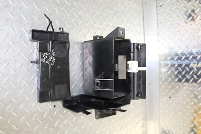 Yamaha V Star 1300 XVS1300CT 2007 Tourer bandeja de batería soporte de caja Foto 1 de 4