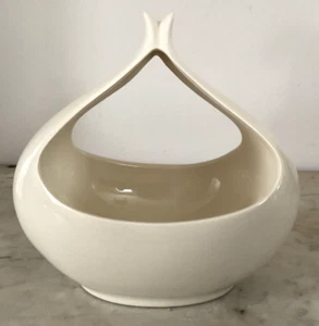 Crate & Barrel Eva Zeisel Classic Century Sauce/Gravy Boat - England - NEW - Picture 1 of 6