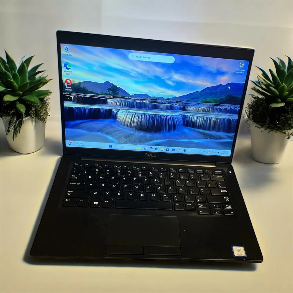 Ноутбук Dell Latitude 7390 полная высокая четкость i5-8-го поколения 8 ГБ твердотельный накопитель 256 ГБ Windows 11 + зарядное устройство - Изображение 1 из 4