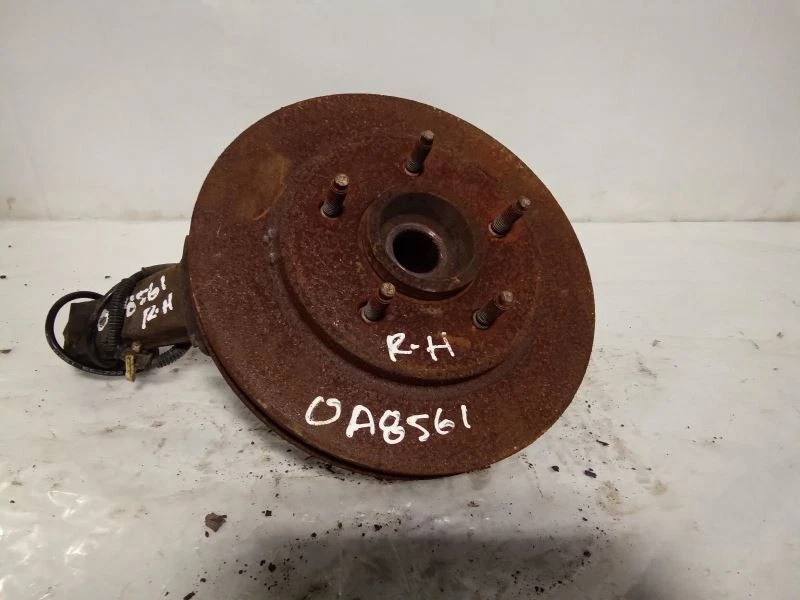 Husillo delantero de pasajero/nudillo nudillo para camioneta Ford F250 97-99 1977861 Foto 1 de 3