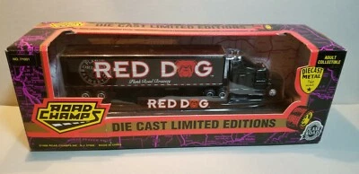ROAD CHAMPS RED DOG TRACTOR & TRAILER 1:87 SCALE DIECAST METAL MODEL - Image 1 of 2