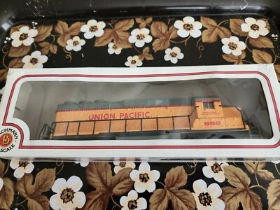 Vintage BACHMANN HO Scale UNION PACIFIC Diesel Locomotive GP 40 #866 - Image 1 of 4