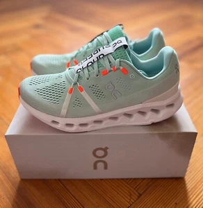 NEU! On Herren Cloudsurfer Runningschuhe / Laufschuhe weiß/grün Gr. 42 & 44 - Bild 1 von 5