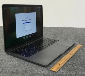Apple MacBook Pro A1989 BTO/CTO 2018 2K 13.3" Laptop i7-8559U 16GB RAM 1TB NVMe - Picture 1 of 6