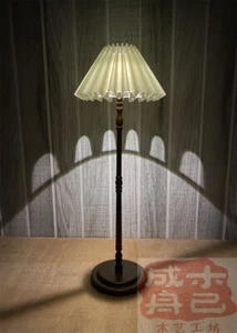 Wood floor lamp ~ Scale 1:6 Pullip Blythe Momoko Monster Barbie - Picture 1 of 6