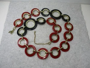 43" Chico’s Black & Red Open Circle Gold Tone Chain Belt 5" Adjustable Length - Picture 1 of 6
