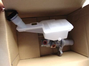 New Genuine Nissan Note E12 2013> 1.2 Petrol HR12DR Brake Master Cylinder - Picture 1 of 6