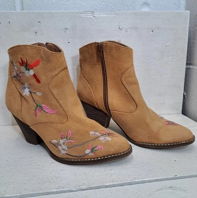 Diba Western Boots. Tan Ankle Side Zip Boots With Flower Patter Womens Size 7.5M - Image 1 of 4