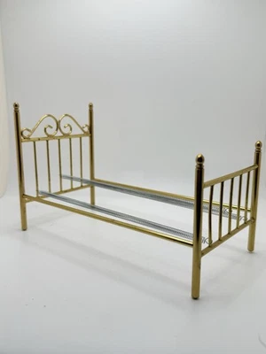 Casa de bonecas vintage miniatura bronze cama de solteiro completa 1:12 - Imagem 1 de 4
