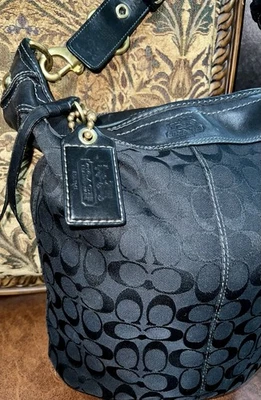 罕见 - COACH BLEEKER 双人手提包! 黑色标志和皮革! 二手状况完好! — 第 1/4 张图片