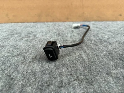 INFINITI Q50 Q60 14-24 OEM FRONT LEFT DRIVER SEAT LUMBAR CONTROL SWITCH (BLACK) - Image 1 of 4