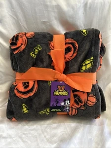 NUOVE ETICHETTE 2024 HALLOWEEN DISNEY STORE 50x60 COPERTA ZUCCA SOFFICE TOPOLINO/MINNIE - Foto 1 di 11