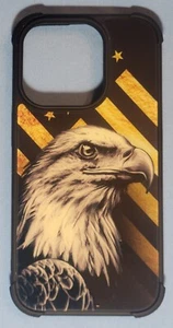 NEU Weißkopfseeadler mit schwarz + gold amerikanischer Flagge Handyhülle für iPhone 15 Pro - Bild 1 von 6